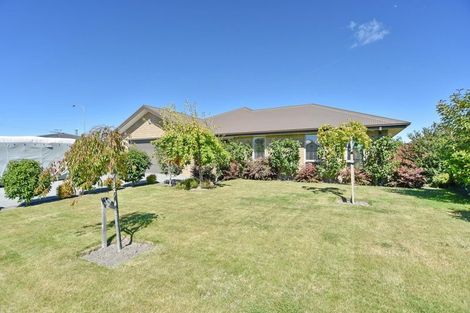 Photo of property in 7 Walnut Way, Rangiora, 7400