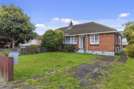 Photo of property in 214 Cambridge Terrace, Naenae, Lower Hutt, 5011