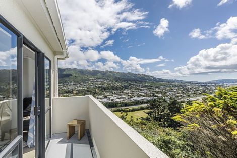 Photo of property in 94 Woodman Drive, Tawa, Wellington, 5028