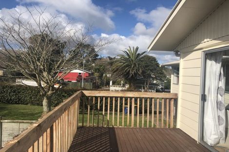 Photo of property in 19 St Catherine Crescent, West Harbour, Auckland, 0618