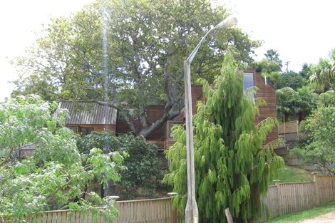 Photo of property in 27 Telephone Road, Birkenhead, Auckland, 0626