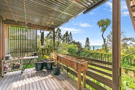 Photo of property in 82 Wade River Road, Stanmore Bay, Whangaparaoa, 0932