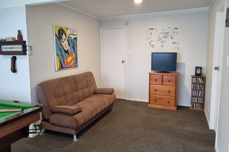 Photo of property in 24a Penning Road, Castor Bay, Auckland, 0620