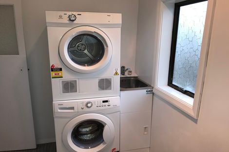 Photo of property in 10 Lochend Street, Musselburgh, Dunedin, 9013