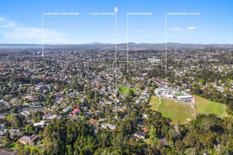 Photo of property in 13 Stallard Place, Glen Eden, Auckland, 0602