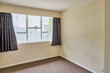Photo of property in 4 Thomson Grove, Stokes Valley, Lower Hutt, 5019