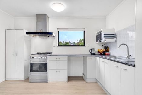 Photo of property in 15a Gossamer Drive, Pakuranga Heights, Auckland, 2010