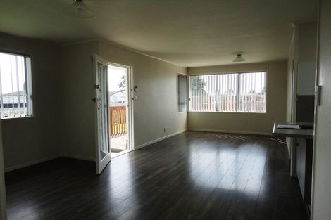 Photo of property in 11 Gibbons Road, Weymouth, Auckland, 2103