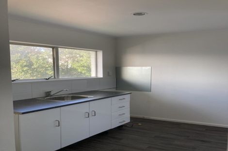 Photo of property in 2/105 Apu Crescent, Lyall Bay, Wellington, 6022