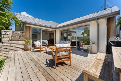 Photo of property in 55b Paynters Avenue, Strandon, New Plymouth, 4312