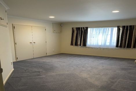 Photo of property in 5 Breenagh Place, Massey, Auckland, 0614