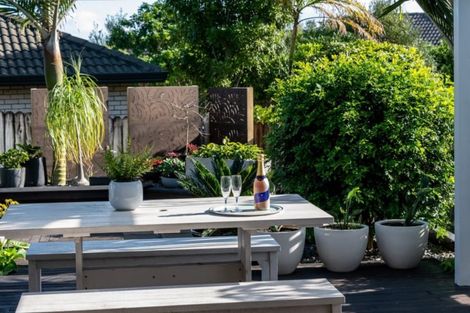 Photo of property in 35 John Brooke Crescent, East Tamaki Heights, Auckland, 2016