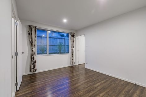 Photo of property in 3 Tuangi Street, Long Bay, Auckland, 0630