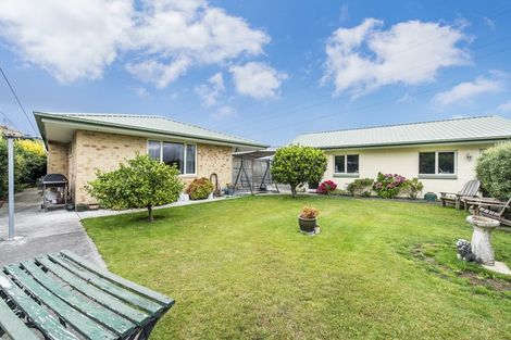 Photo of property in 68 Mauger Drive, Heathcote Valley, Christchurch, 8022