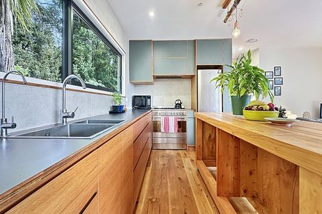 Photo of property in 144 Opanuku Road, Henderson Valley, Auckland, 0612