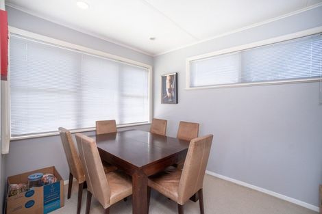 Photo of property in 88 Wikiriwhi Crescent, Awapuni, Palmerston North, 4412