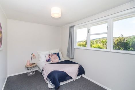 Photo of property in 25 Roberts Street, Tawa, Wellington, 5028