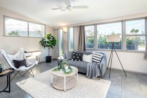 Photo of property in 64 Brandon Street, Featherston, 5710