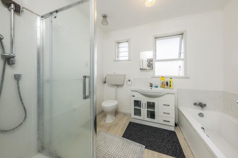 Photo of property in 21 Gainsborough Street, Manurewa, Auckland, 2102