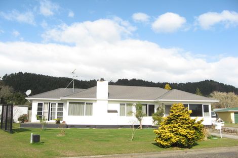 Photo of property in 3 Halberg Crescent, Whakatane, 3120