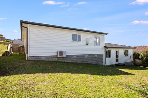 Photo of property in 4 Kaweka Close, Aotea, Porirua, 5024