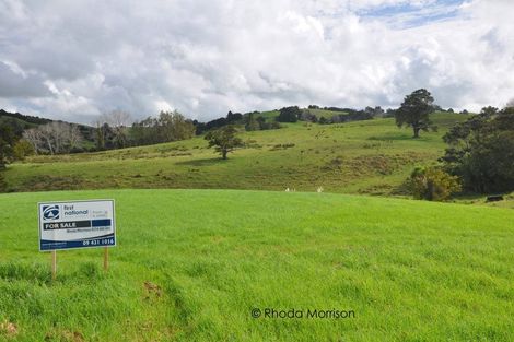 Photo of property in 12 Arahanga Road, Paparoa, 0571