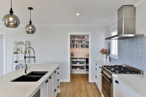 Photo of property in 6 Sellars Road, Bombay, 2675