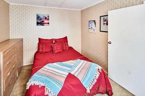 Photo of property in 68 Churton Crescent, Taita, Lower Hutt, 5011