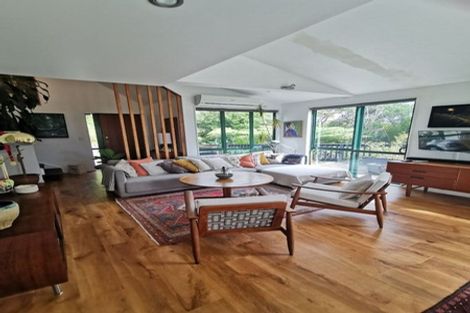 Photo of property in 740a West Coast Road, Oratia, Auckland, 0604