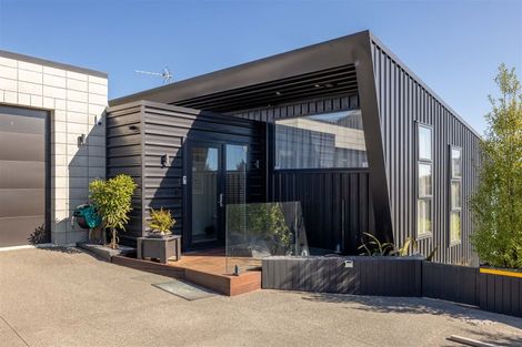 Photo of property in 3 Caldberg Close, Westmorland, Christchurch, 8025