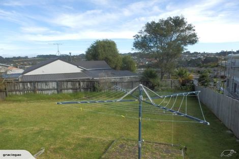Photo of property in 1/884 East Coast Road, Northcross, Auckland, 0630