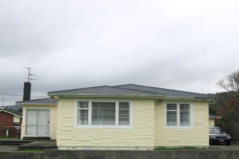 Photo of property in 8 Kapuranga Grove, Stokes Valley, Lower Hutt, 5019