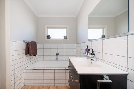 Photo of property in 79 Maxwells Line, Awapuni, Palmerston North, 4412