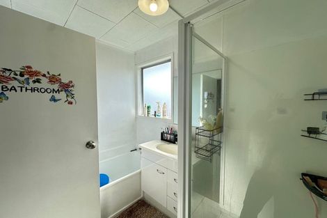 Photo of property in 7 Tudor Road, Henderson, Auckland, 0610