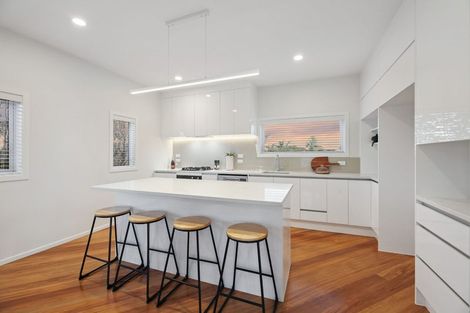 Photo of property in 352 East Coast Road, Sunnynook, Auckland, 0630