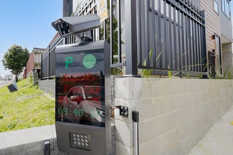 Photo of property in 42 Captain Scott Road, Glen Eden, Auckland, 0602