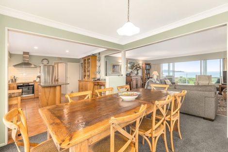 Photo of property in 8 Ara Kuaka, Waikanae Beach, Waikanae, 5036