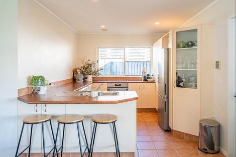 Photo of property in 137 Realm Drive, Paraparaumu, 5032