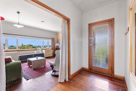 Photo of property in 26 Bonithon Avenue, Moturoa, New Plymouth, 4310