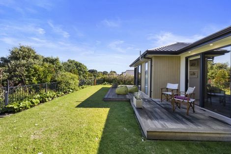 Photo of property in 2/31 Links Drive, Waiwhakaiho, New Plymouth, 4312