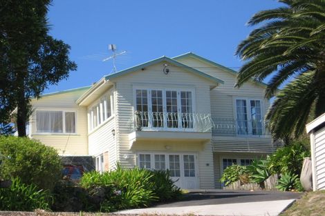 Photo of property in 571 Beach Road, Murrays Bay, Auckland, 0630