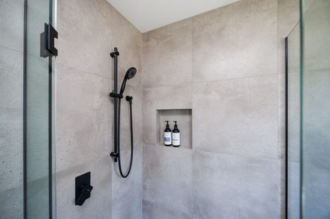 Photo of property in 6 Ivy Lane, Kelvin Grove, Palmerston North, 4414