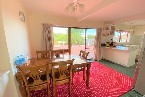 Photo of property in 16 Oliver Twist Avenue, Mellons Bay, Auckland, 2014