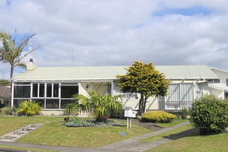 Photo of property in 16 Fairway Avenue, Mount Maunganui, 3116