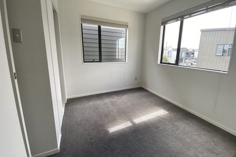 Photo of property in 6 Parahau Road, Papakura, 2110