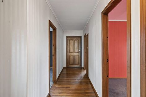 Photo of property in 237 Huatoki Street, Upper Vogeltown, New Plymouth, 4310
