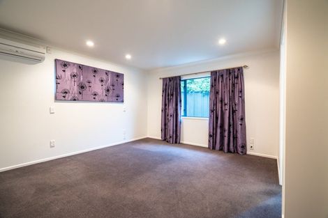 Photo of property in 1 Russell Robertson Drive, Havelock North, 4130