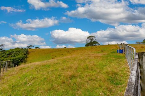 Photo of property in 14b Wairere Road, Waitakere, Henderson, 0782