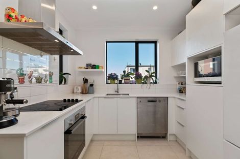 Photo of property in 9 Harlow Crescent, Glen Innes, Auckland, 1072