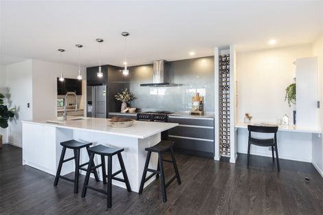 Photo of property in 300 Centaurus Road, Hillsborough, Christchurch, 8022